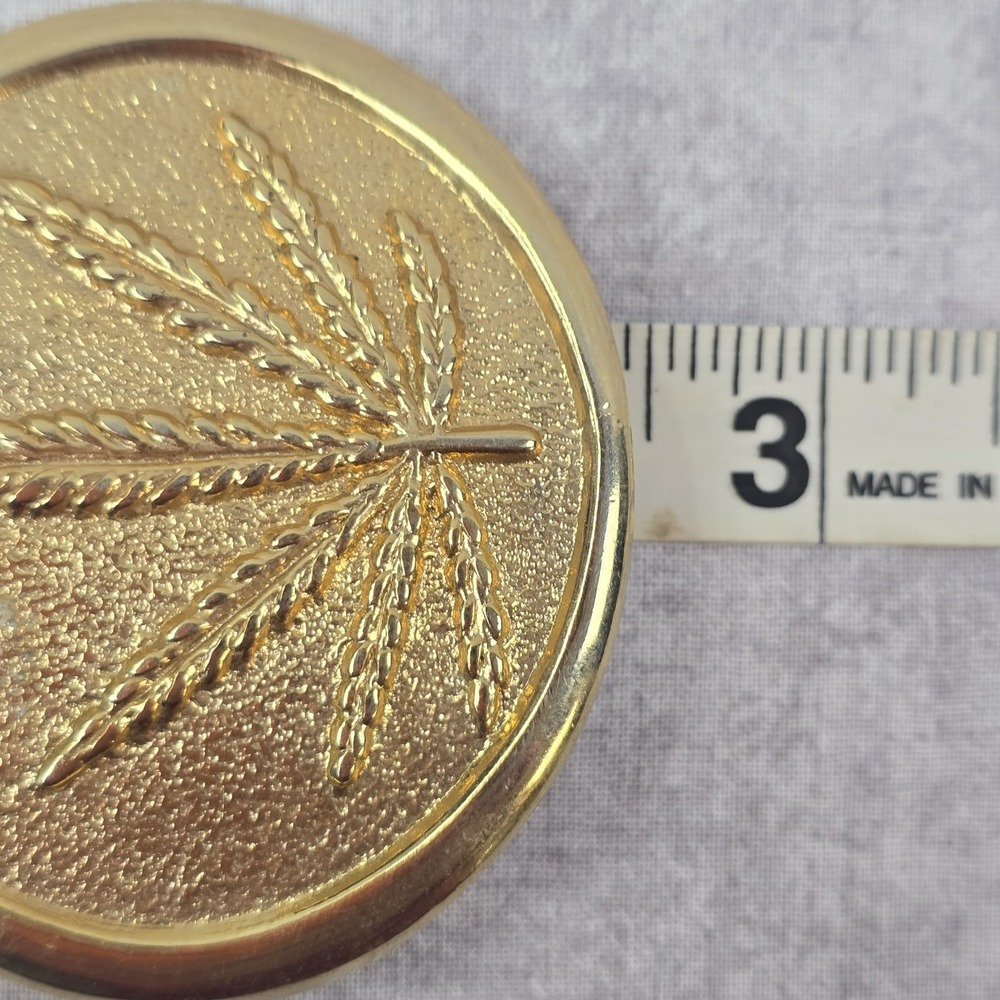 Metal Belt Buckle Gold Tone Oval Marijuana Design 2.5 X 2.75 Fits 1.5 Inch Belt - Picture 3 of 4